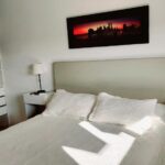 Toque moderno y acogedor brindando